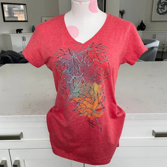 Initial Attraction SS V Nk Maple Leaf Print Poly Blend T Shirt Top Red Sz L NWOT - Picture 11 of 11